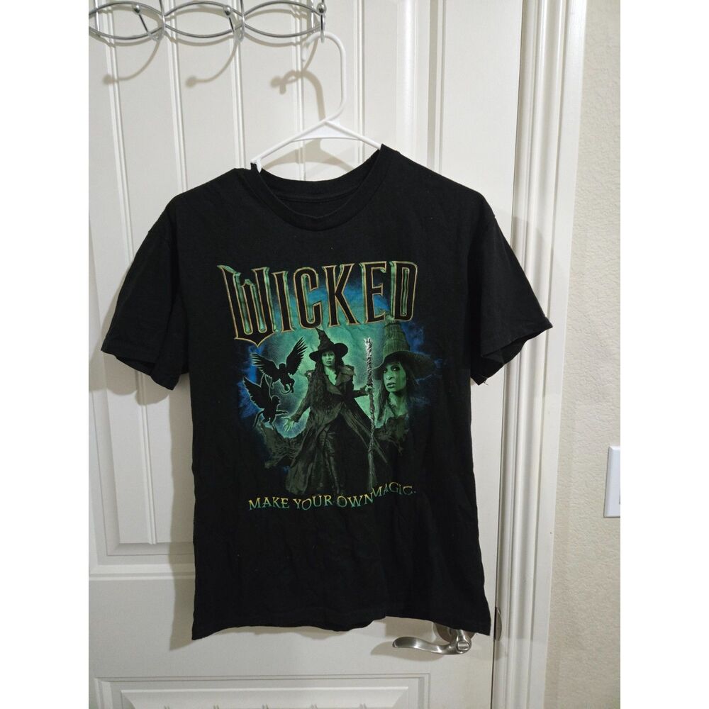 Wicked Women’s Size M Black T-Shirt Make Your Own Magic Universal Studios